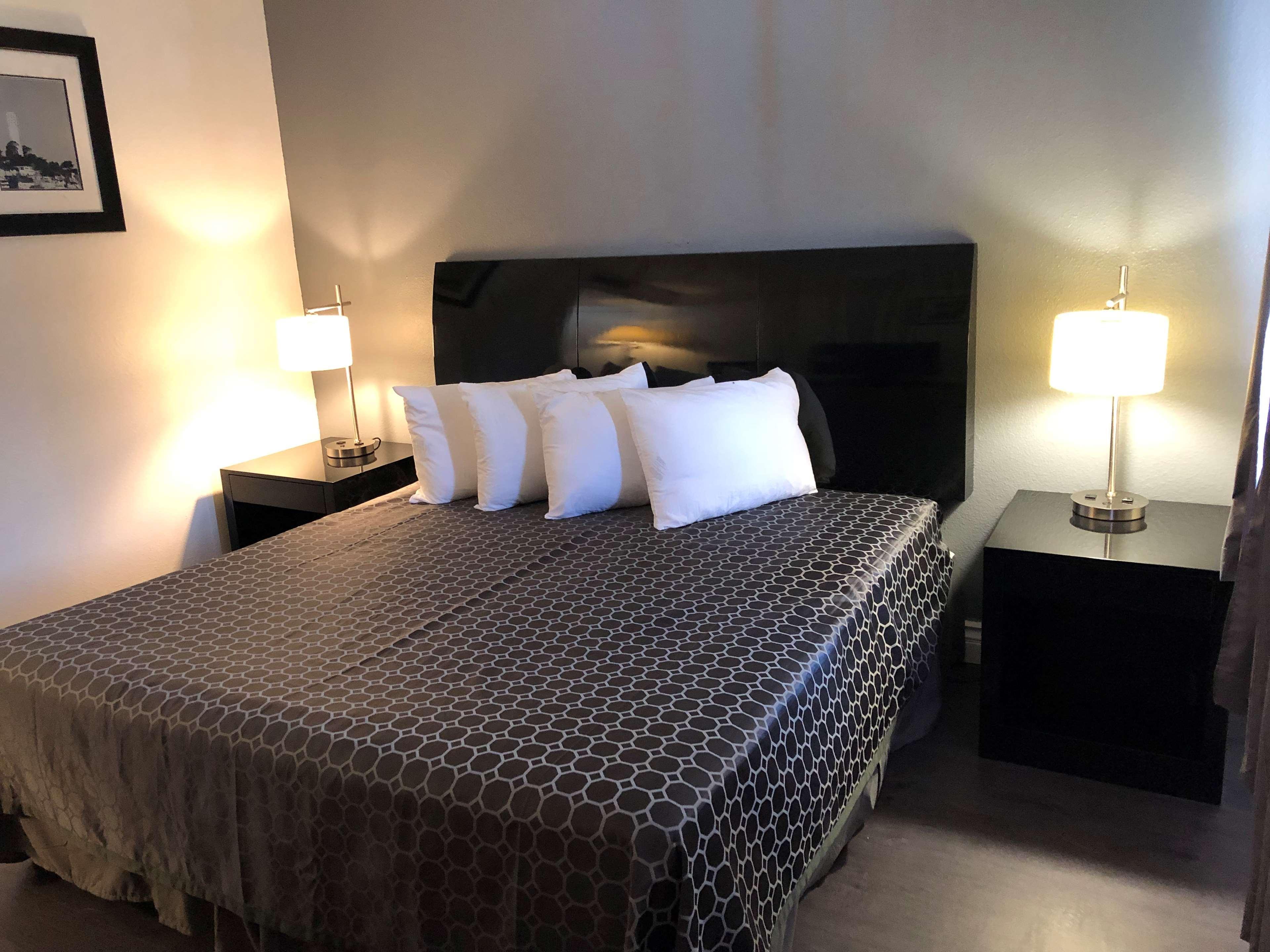 Econo Lodge I-5 At Rt 58 Buttonwillow Room photo